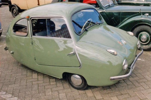 NWF 200 попада в категорията на микроавтомобилите BMW Isetta, но все пак е малко по-голям. Неговият дизайн, подобен на прасе, включва врати със задни панти и заден капак на &bdquo;двигателя&ldquo; с прозорец. Почти като при Lamborghini! Дизайнът на NWF 200 е концепцията на журналиста на свободна практика Норбърт Стивънсън.

Той няма много официални квалификации в областта на автомобилния дизайн, но идеята му е проста: да създаде кола, която да е малко по-голяма и по-стабилна от балон, като се задвижва от малък двигател отзад.
